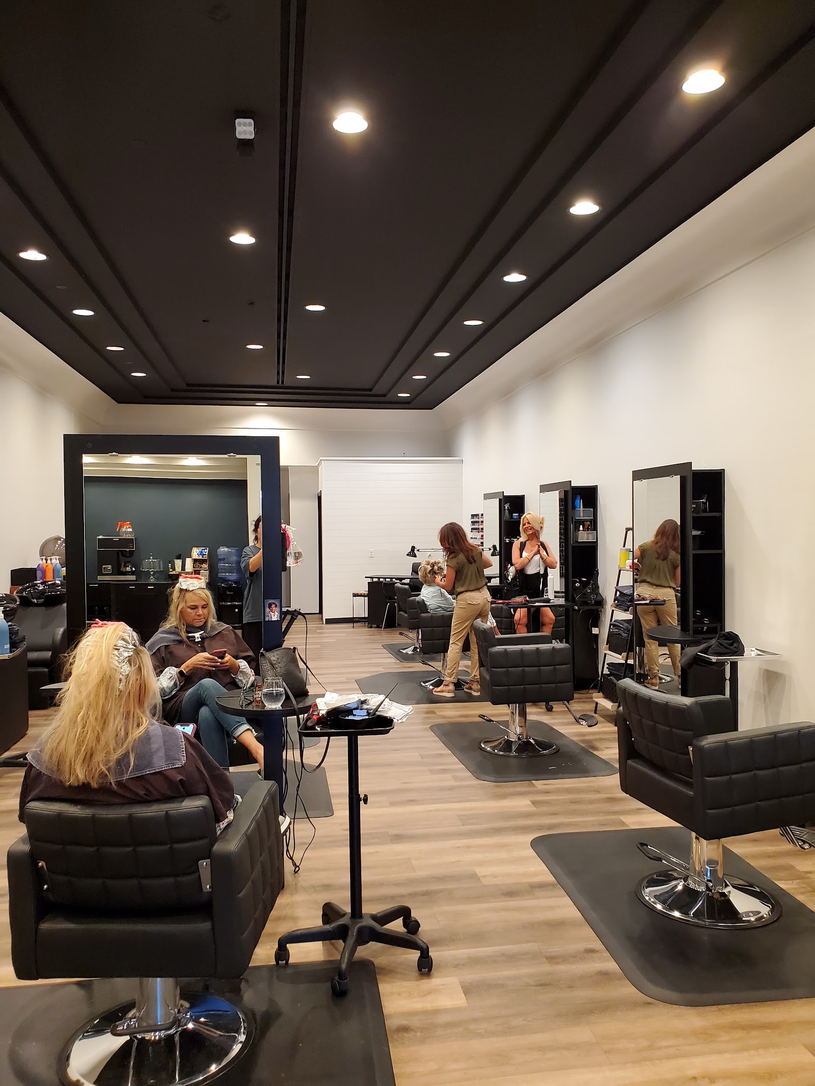 Look Sharp in Bloomfield Hills: Cuts, Color and Nails