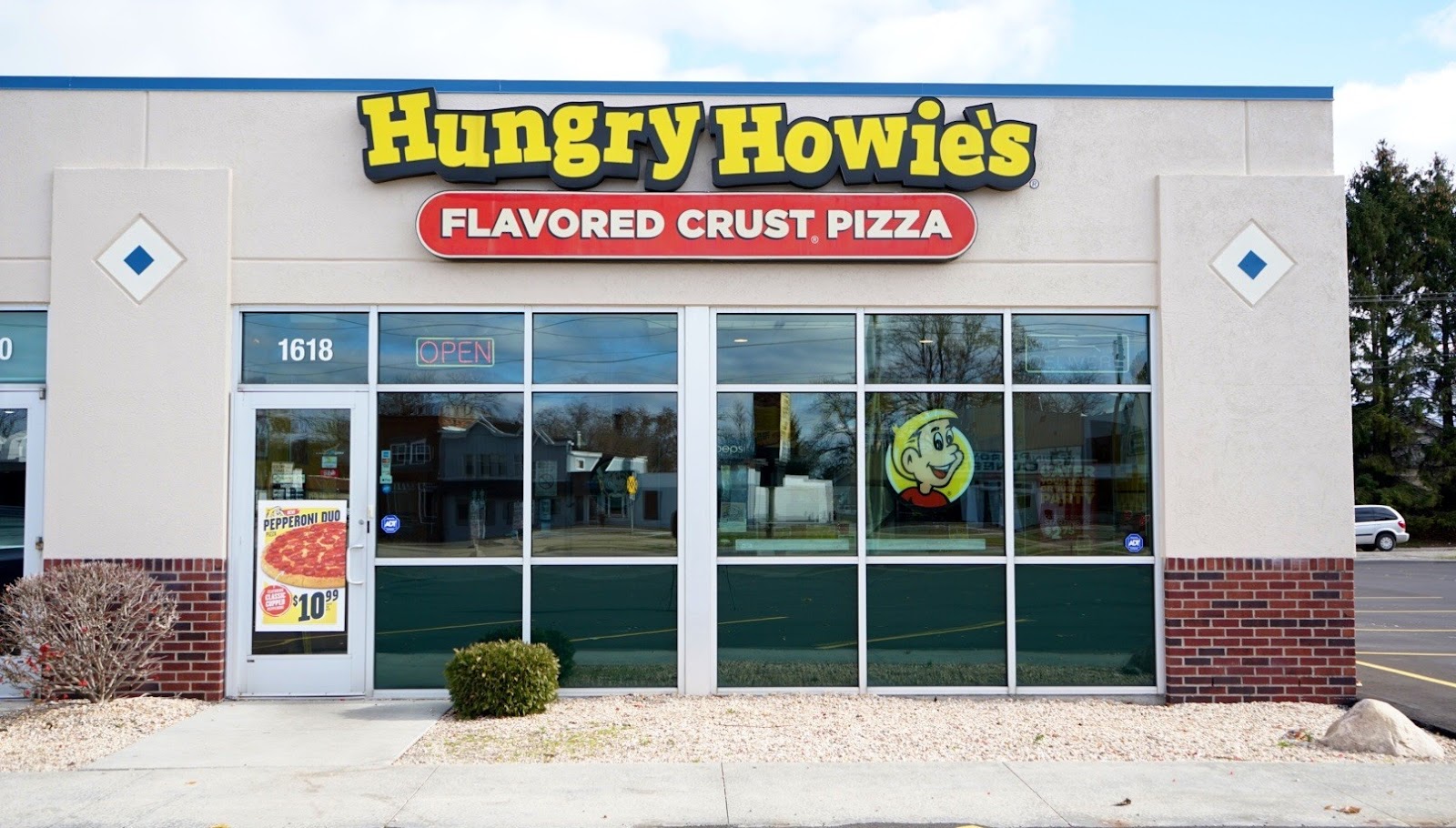 Hungry Howie's Pizza in Bloomfield Hills