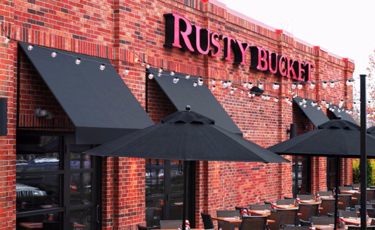Rusty Bucket Restaurant and Tavern in Bloomfield Hills